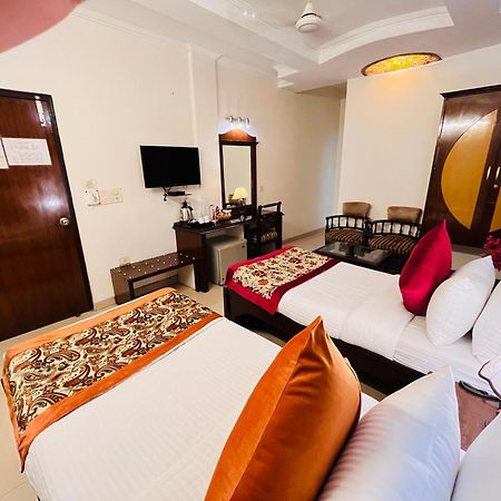 Hotel Paras - Karol Bagh Delhi Exterior photo