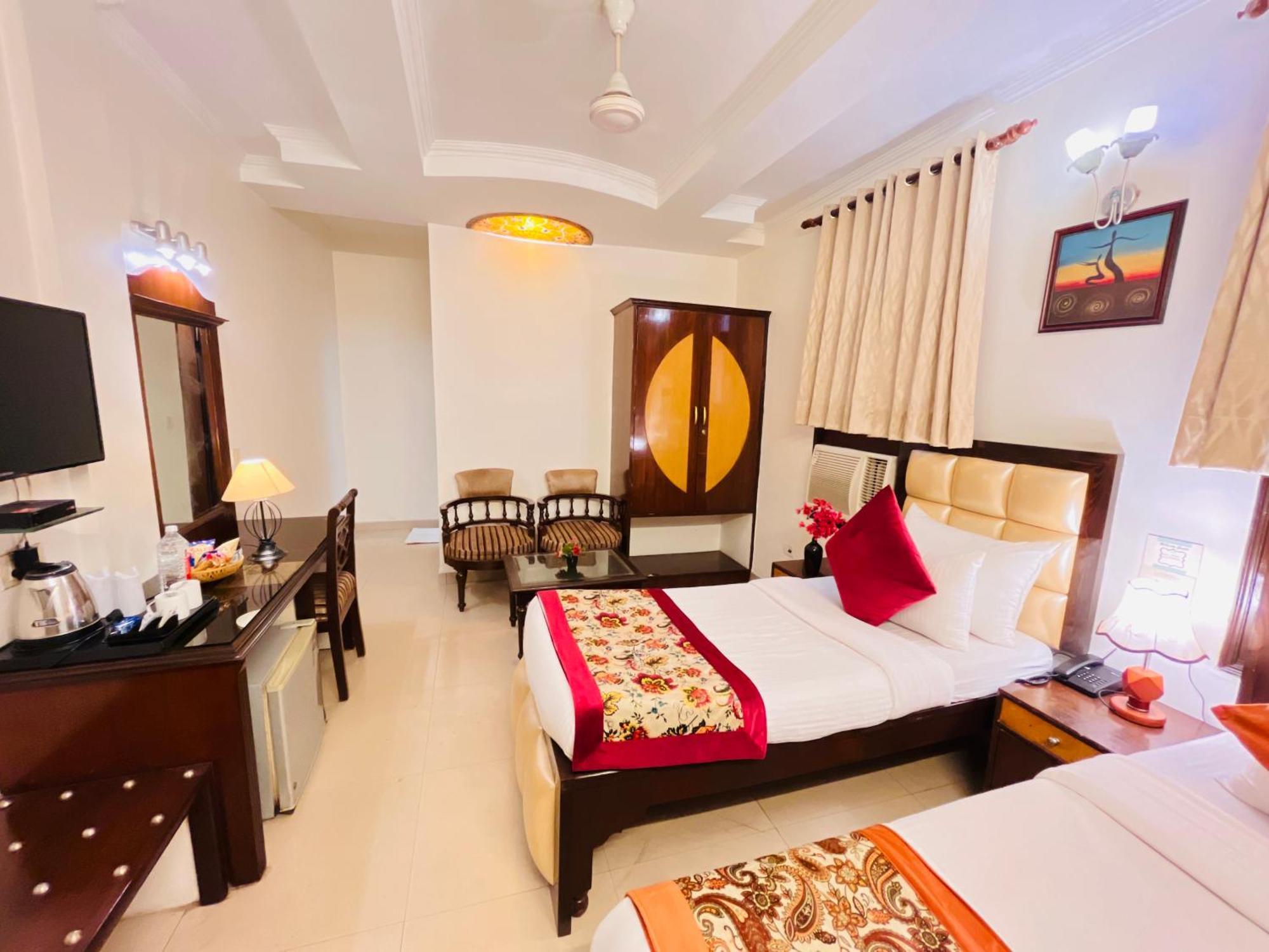 Hotel Paras - Karol Bagh Delhi Exterior photo