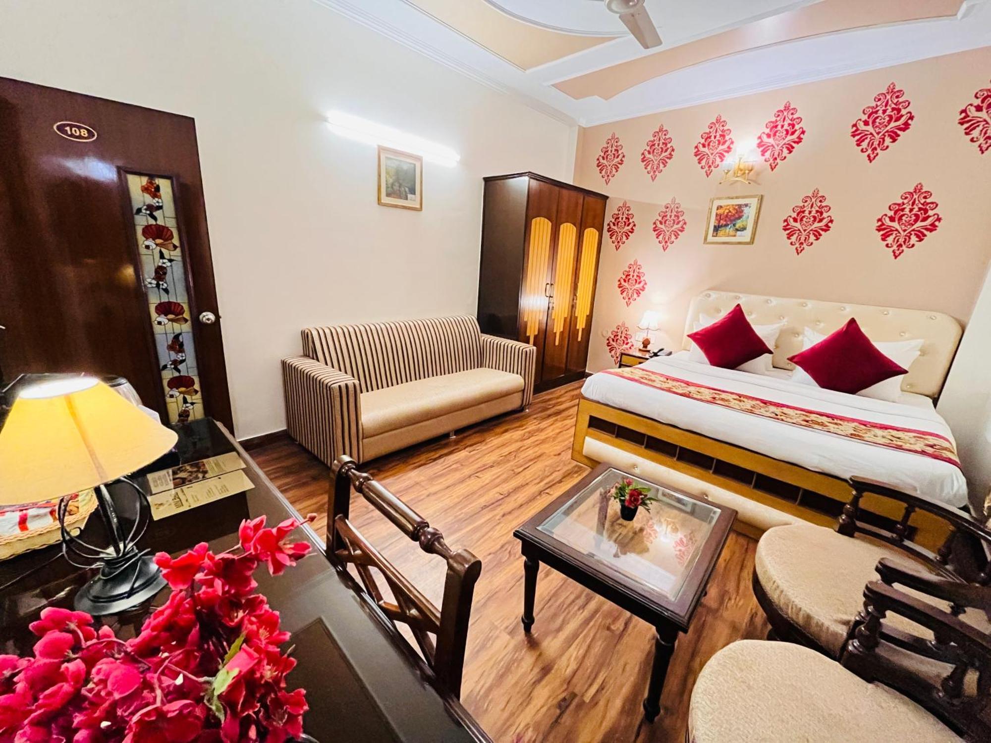 Hotel Paras - Karol Bagh Delhi Exterior photo