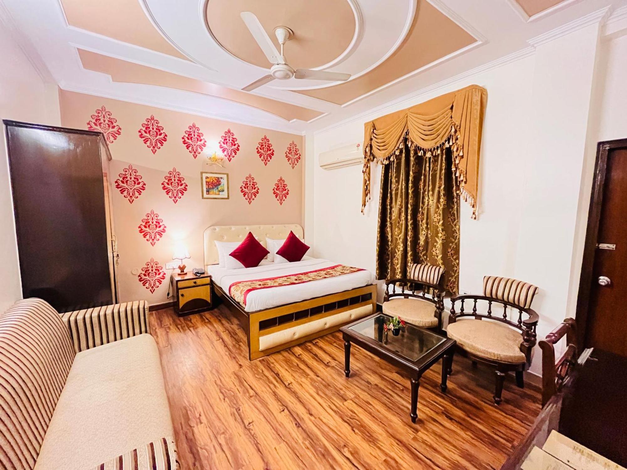 Hotel Paras - Karol Bagh Delhi Exterior photo