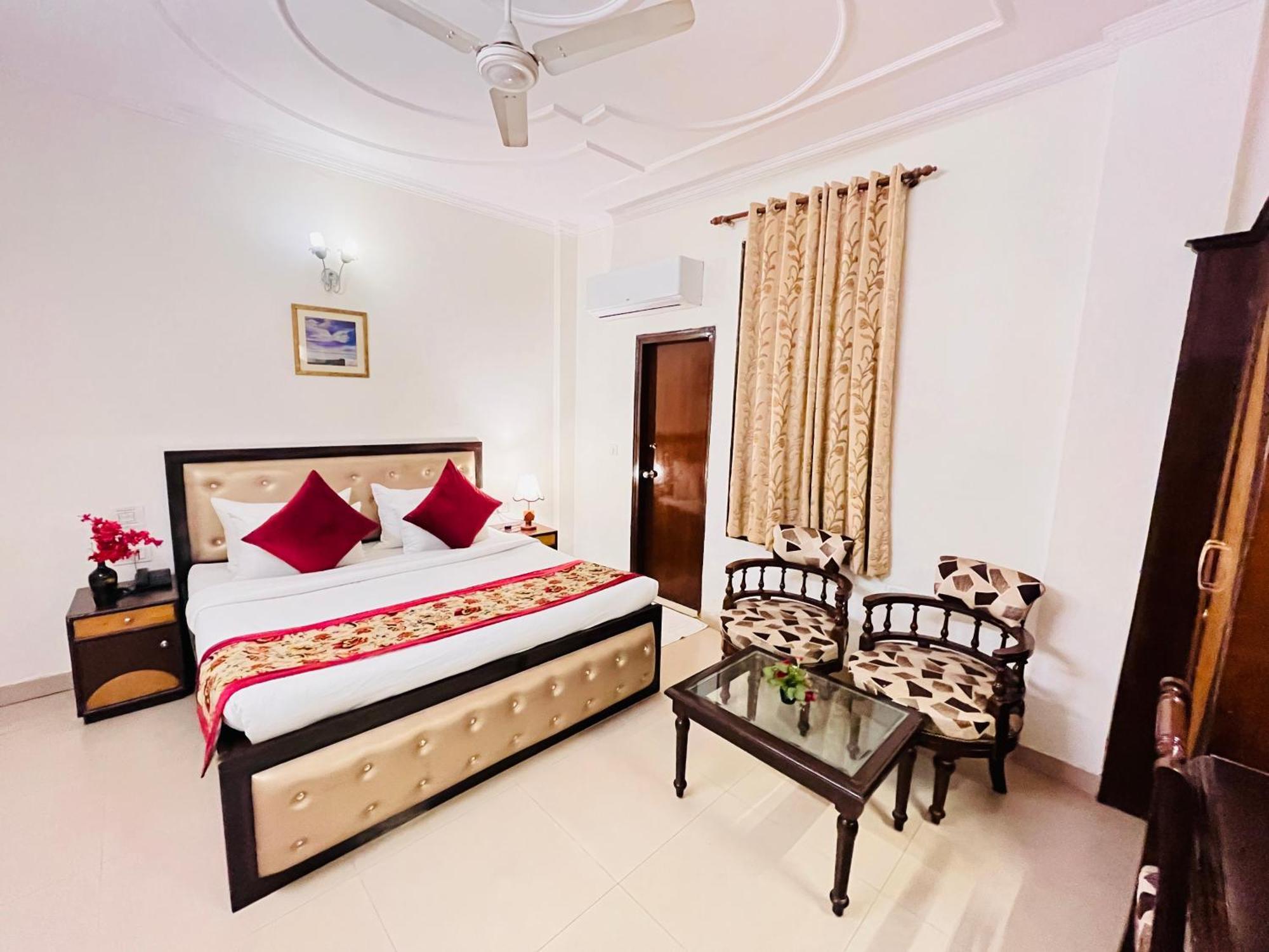 Hotel Paras - Karol Bagh Delhi Exterior photo
